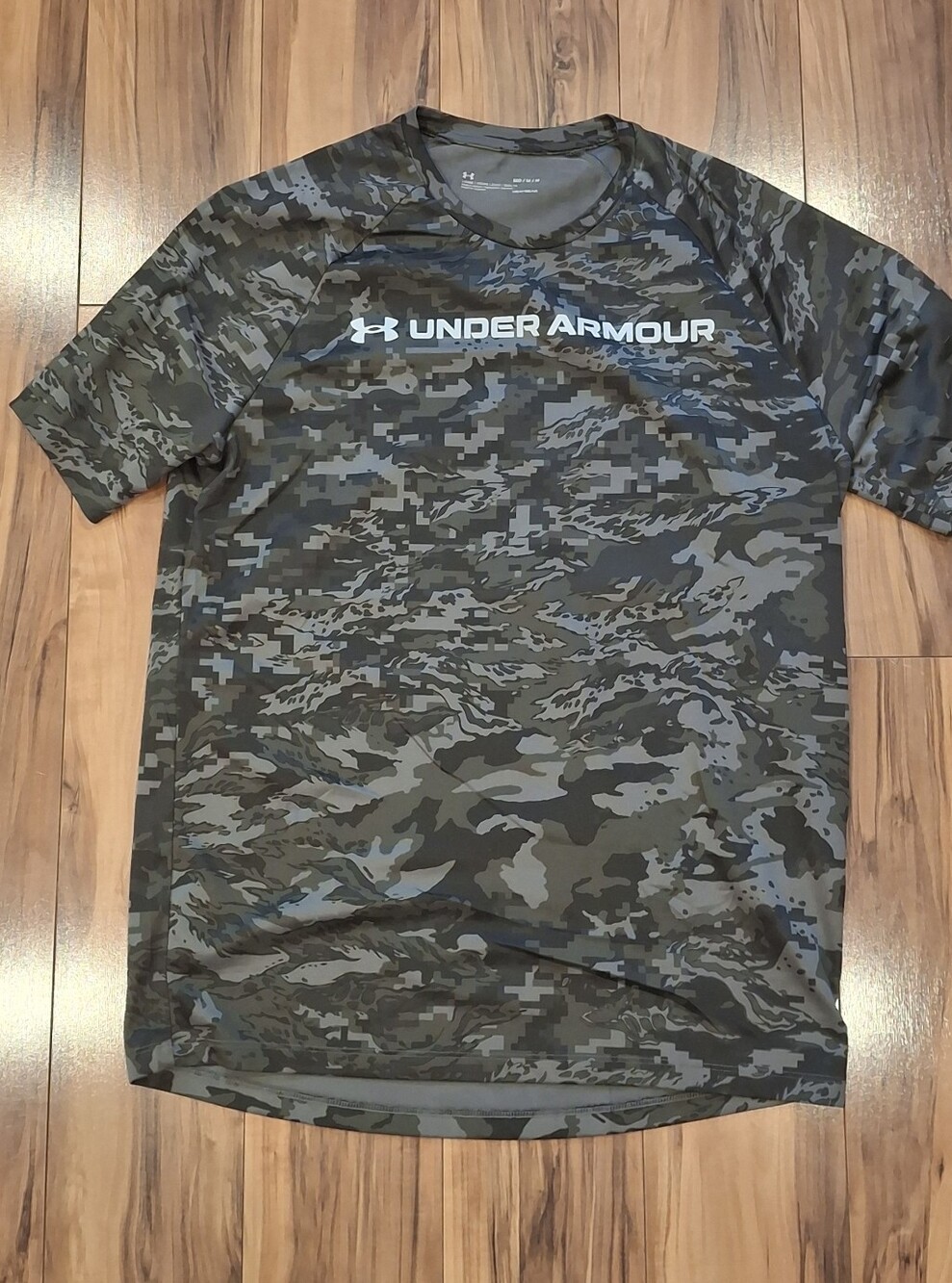 Under Armour Men’s Digital Camo Short Sleeve Shirt - Black/Gray/Olive Mens Med